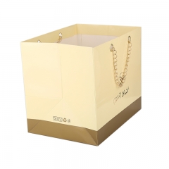 luxury chain handle chocolate carrier paper bags by boutibox