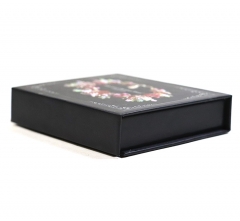 square cardboard gift box flap lid