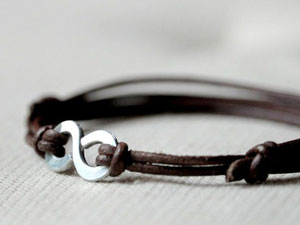 What is Infinity Bracelet Leather