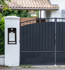 Solar sensing wall lamp, 30/200Lm