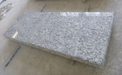 Spary White Granite Tombstone Wholesale