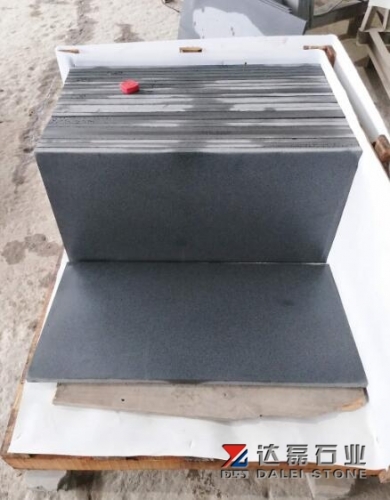 Dalei Stone Hainan Black Basalt Tiles Grinding 400 Finish Way