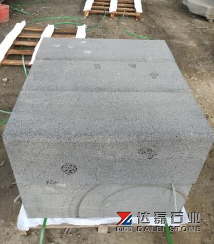 Hainan Black Basalt Kerb Stone Grinding With Cat Paw