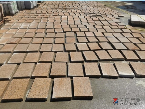 Yellow Rusty Granite G682 Bush Hammered Paving Tiles