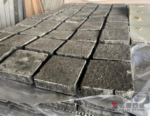 Vietnam Black Basalt Cube Stone All Side Flamed Tumble Finish Way