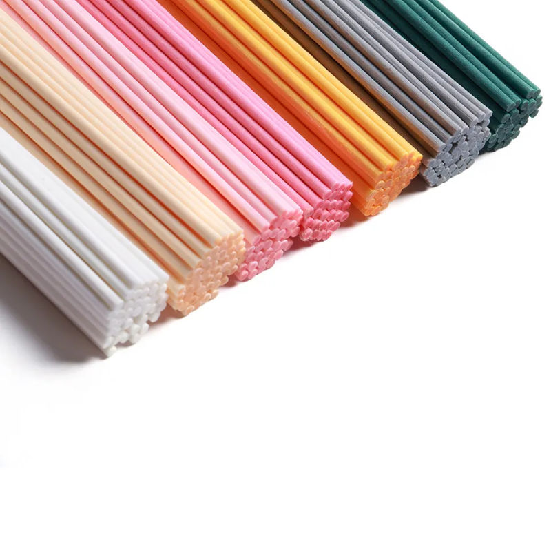 Atacado de poliéster sintético colorido Rattan Material Reed Difusor Varas de fibra