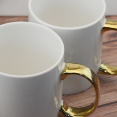 400ml ceramic coffee mug with golden ring handle