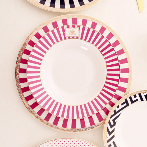 Wholesale 10inch round shape white ceramic dinner plate with pink print