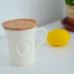 Cute design cartoon ceramic milk coffee mug with wood lid for kids