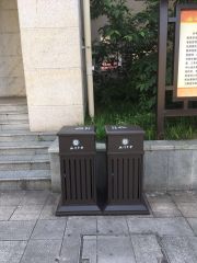 simple black metal iron dustbin