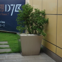 Outdoor stainless steel flower box