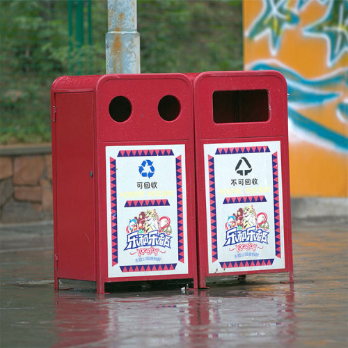 Outdoor dual recycle garbage can