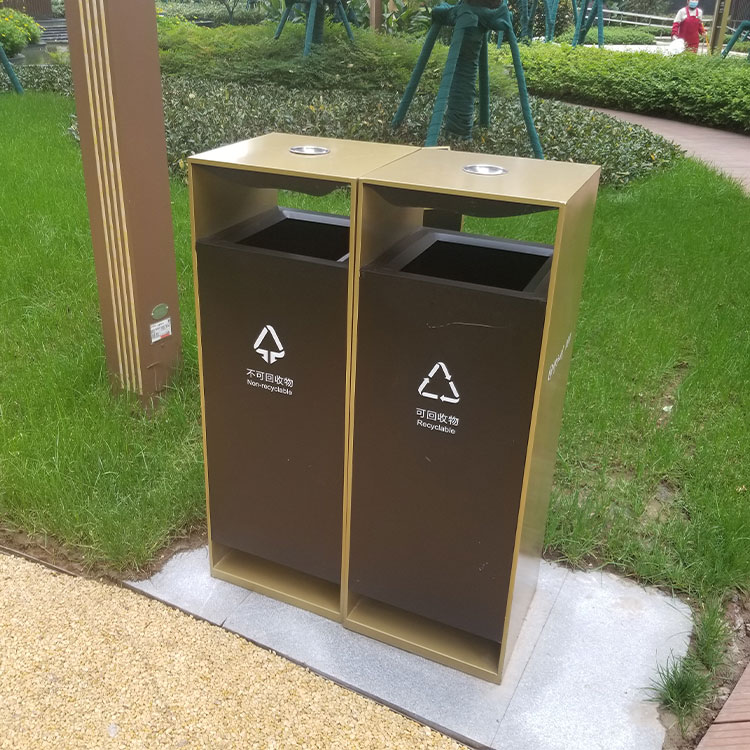 Outdoor Garden Trash garbage bin