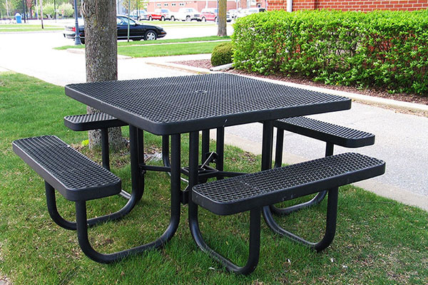 400 sets of outdoor tables, chairs and park benches ordered by the United States, arlau has produced dipping tables, chairs and dipping chairs