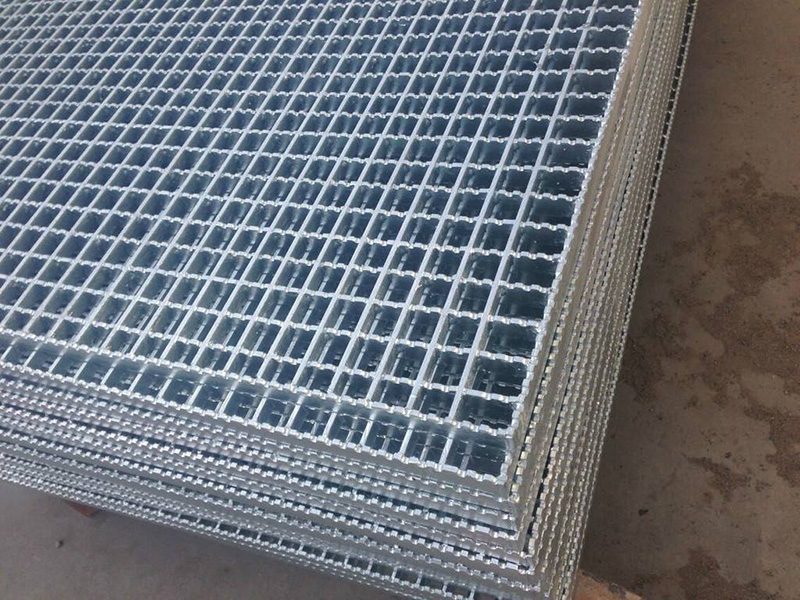 Stainless steel grating