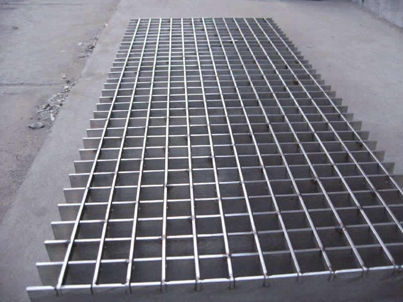 Insert steel grating