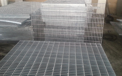 Dense steel grating