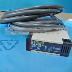 Omron E3JK-R4M1-US Photoelectric Switch