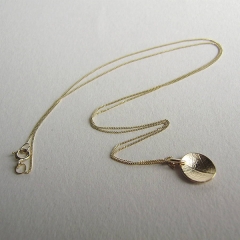 Light Gold Jewelry Sterling Silver High Polish Mini Dish Leaf Necklace for Girls