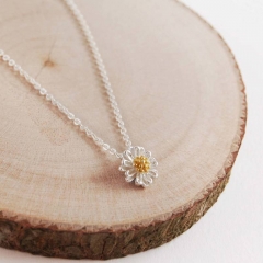 Delicate Design 925 Sterling Silver Daisy Necklace for Girl