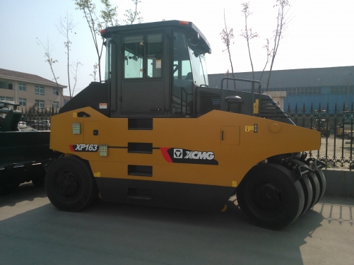 One unit tyre road roller XP163 to Indonesia