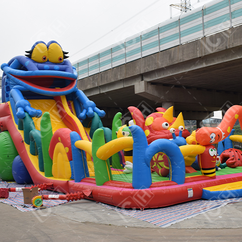 Popular Inflatable Fun City Bouncer Jumping Castle Amusement Park Outdoor Frog Park Theme Jumping House