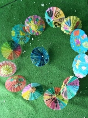在中国我们的纸伞diy，属于幼教玩具，