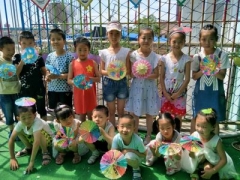 在中国我们的纸伞diy，属于幼教玩具，