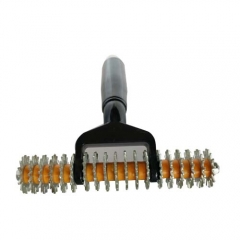 Carpet seam roller