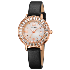 ساعة نسائية تصميم انيق مزينة بالكريستال بحزام جلد طبيعي ماركة سكيمي