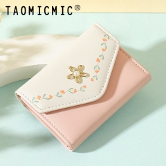 محفظة نسائية جلد بغالق تصميم شكل وردة مزين باللؤلؤ