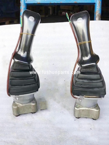 Rexroth Left Right Hydraulic Pilot Handle 4TH6EYU235 For FUWA Crawler Crane