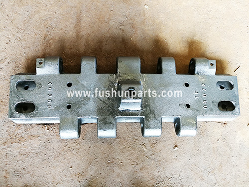 ZOOMLION QUY70 undercarriage parts, ZOOMLION QUY70 track shoe,QUY65-24-4-1,track pin 1300-240000-1010, chain wheel QUY65-24-2,Driving wheel QUY65-24-1-1.support wheel,6601022.