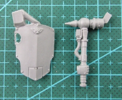 BITS:SPACE MARINE TERMINATOR WEAPON SHIELD AND HAMMER