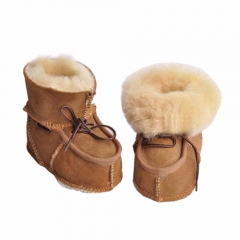 Sheepskin baby boots