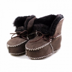 Sheepskin baby boots