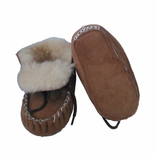 Sheepskin baby boots