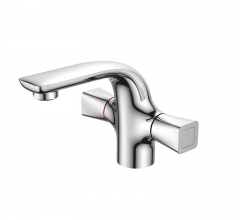 Double Handle Bathroom Water Faucet Mixer Tap in Chrome