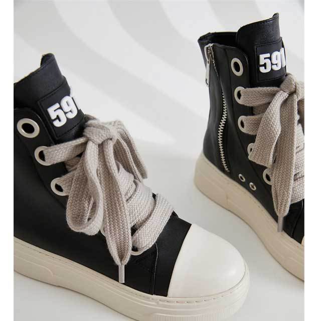 Big Lace-Up Leather Casual Sneakers