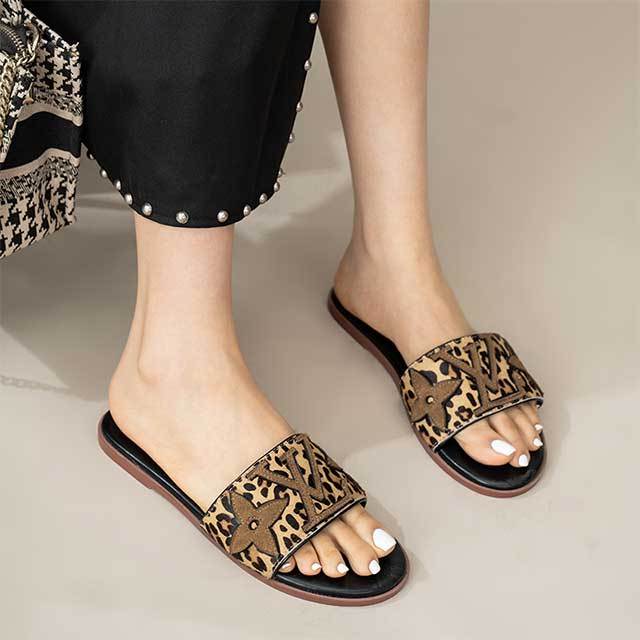 Leopard Printed Casual Style Flat Slippers