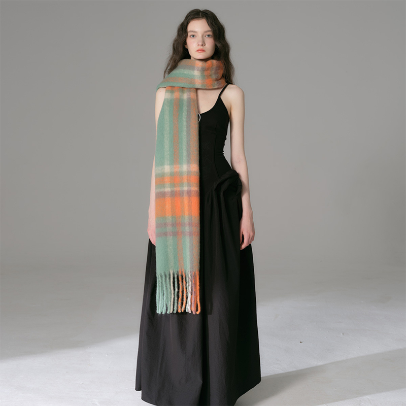 Wool blend plaid fringed scarf for women in autumn and winter, soft and atmospheric shawl neck