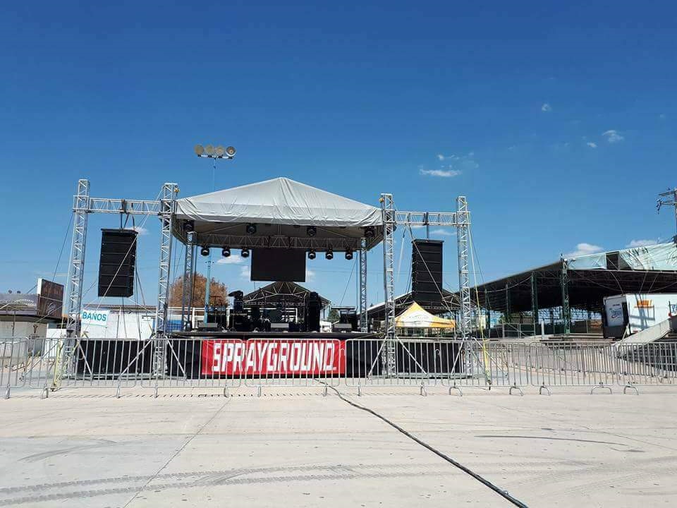 2.000 Personen Rock Festival in San Luis Potosí, Mexiko