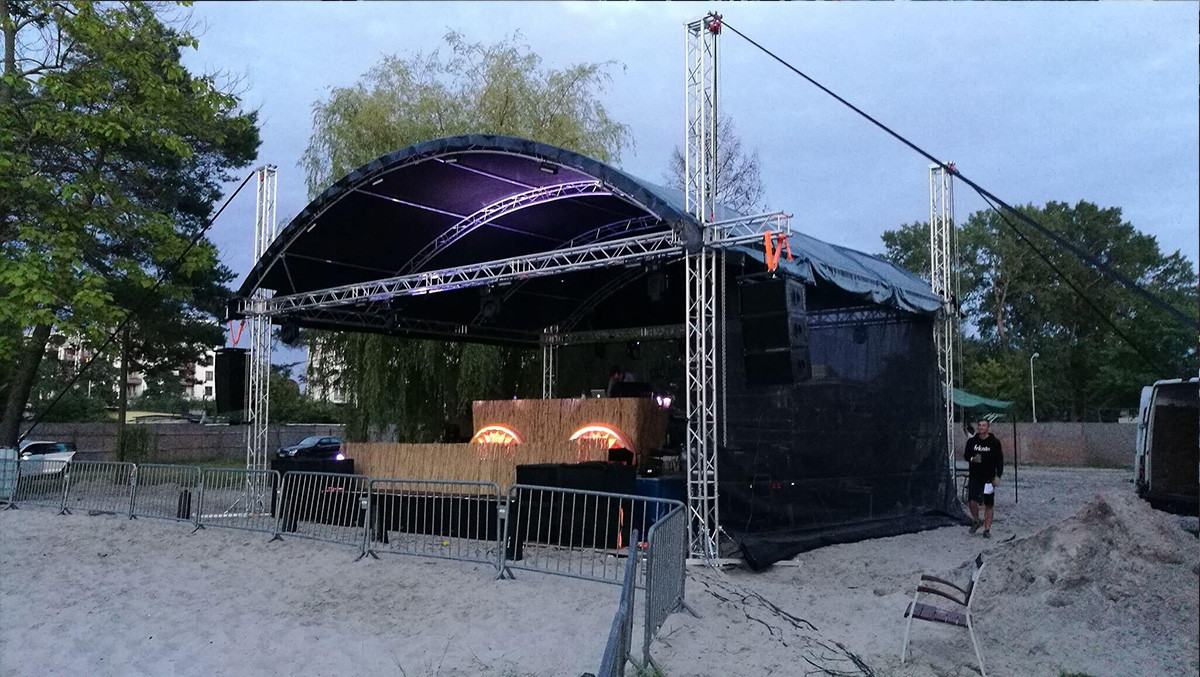 A good sound stage equipment brings you a wonderful stage!