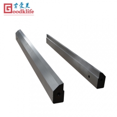 Hot strip mill cutting blade