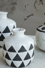 Black and White Crackle Geometry Vase Collection