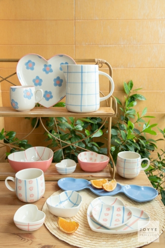 Handpainted Flowers Heart-shaped Tableware Collection