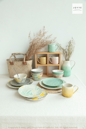 Colorful Summer Time Tableware Collection