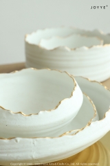 White Eggshells Ceramic Planter Collection