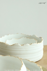 White Eggshells Ceramic Planter Collection