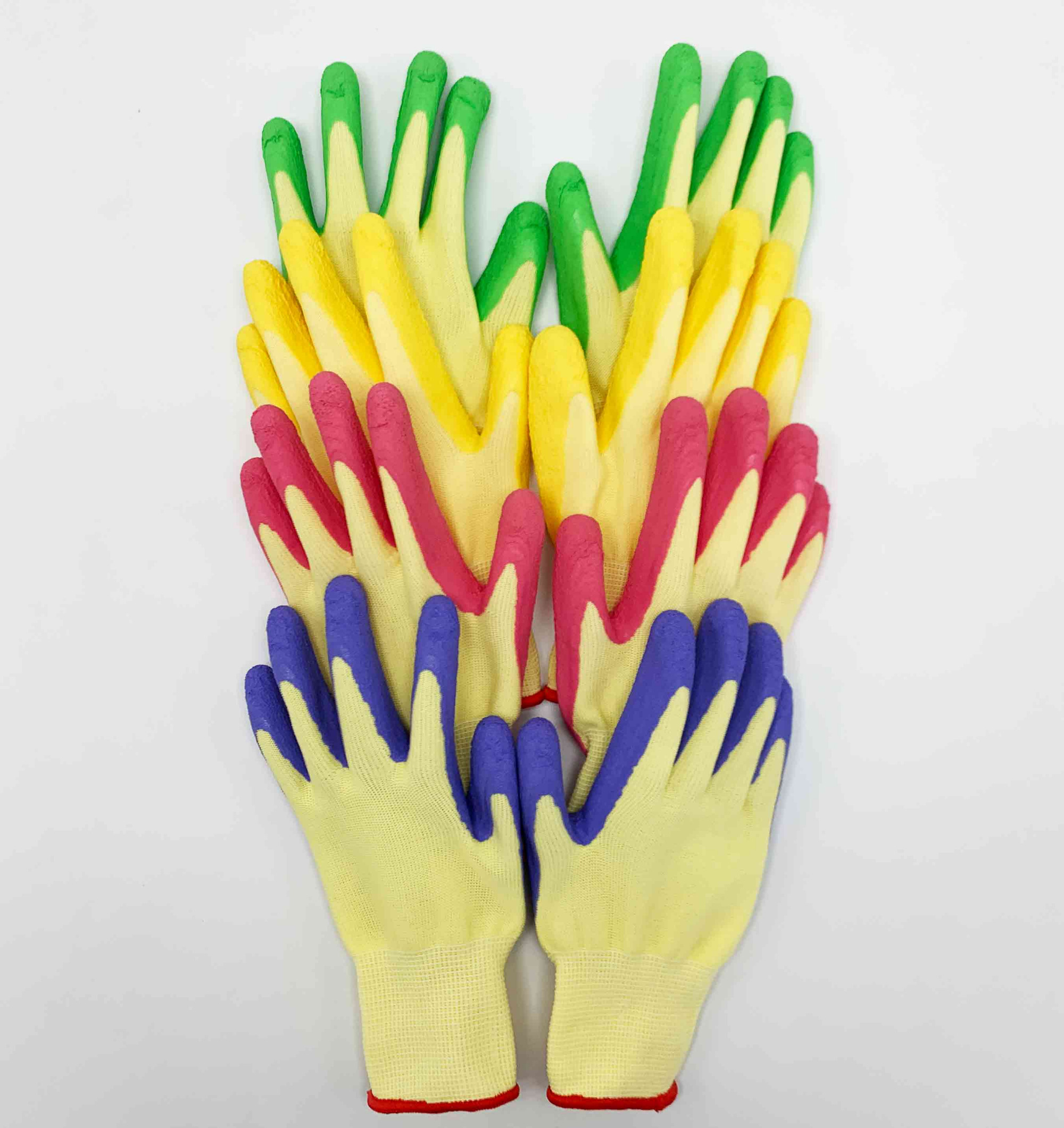 What are the differences between latex foam gloves and wrinkled gloves